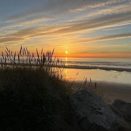 Les Pieds Presque Dans L'eau *