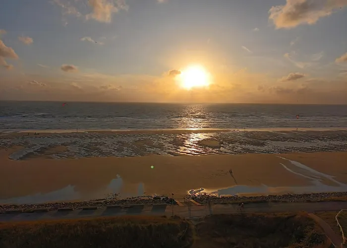 Les Pieds Presque Dans L'eau